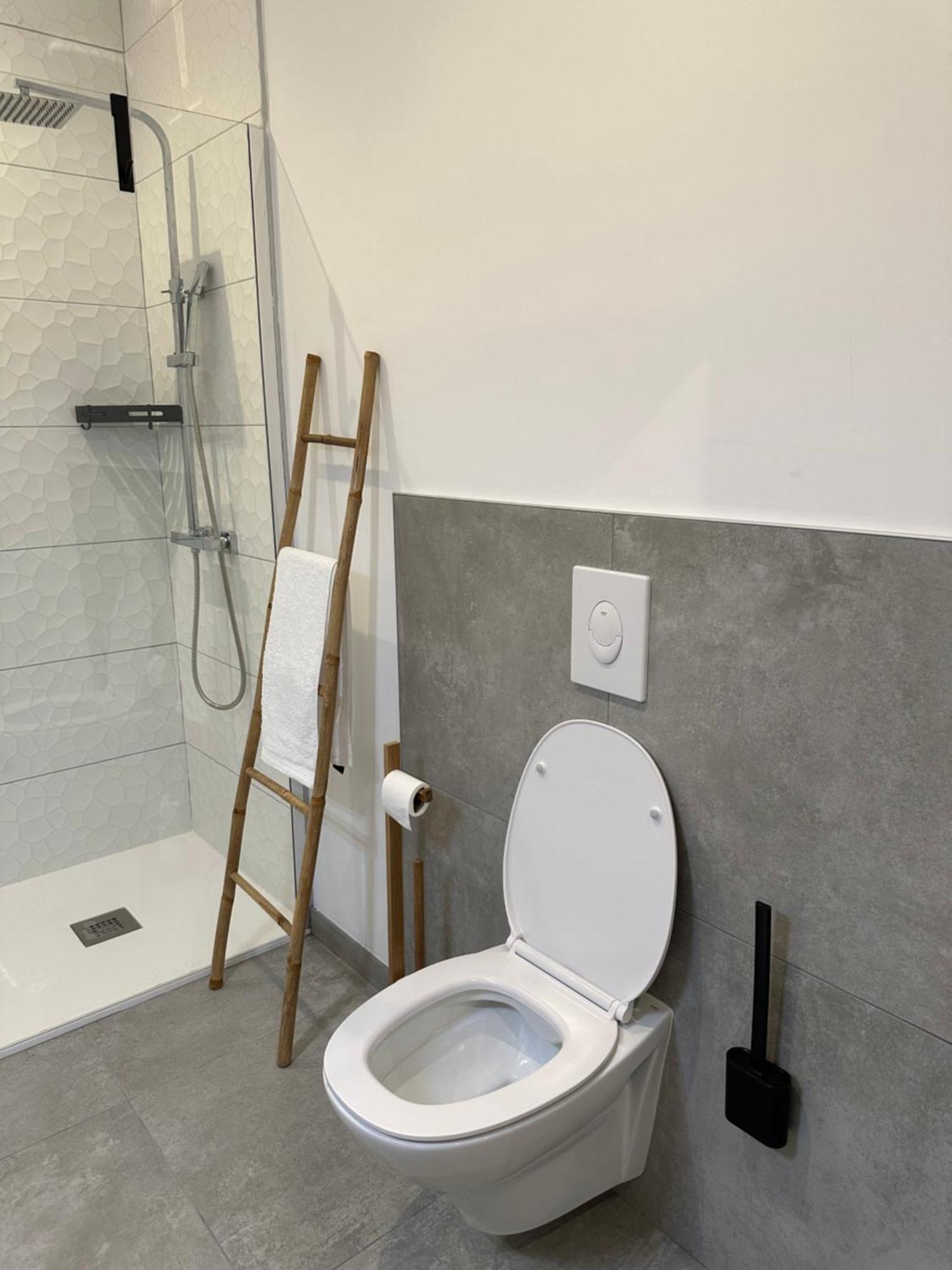 Appartement De La Gare Remiremont Bagian luar foto