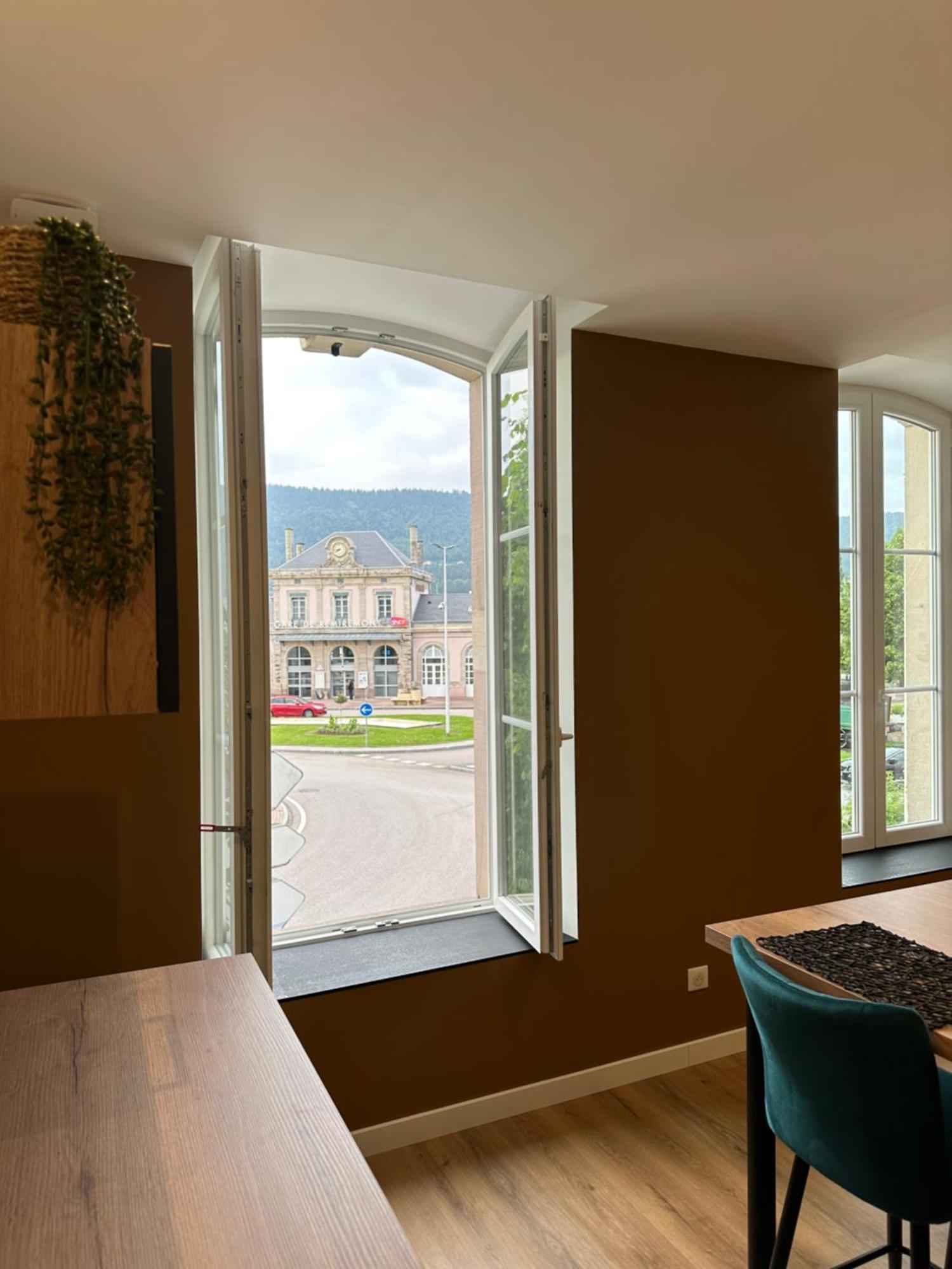 Appartement De La Gare Remiremont Bagian luar foto