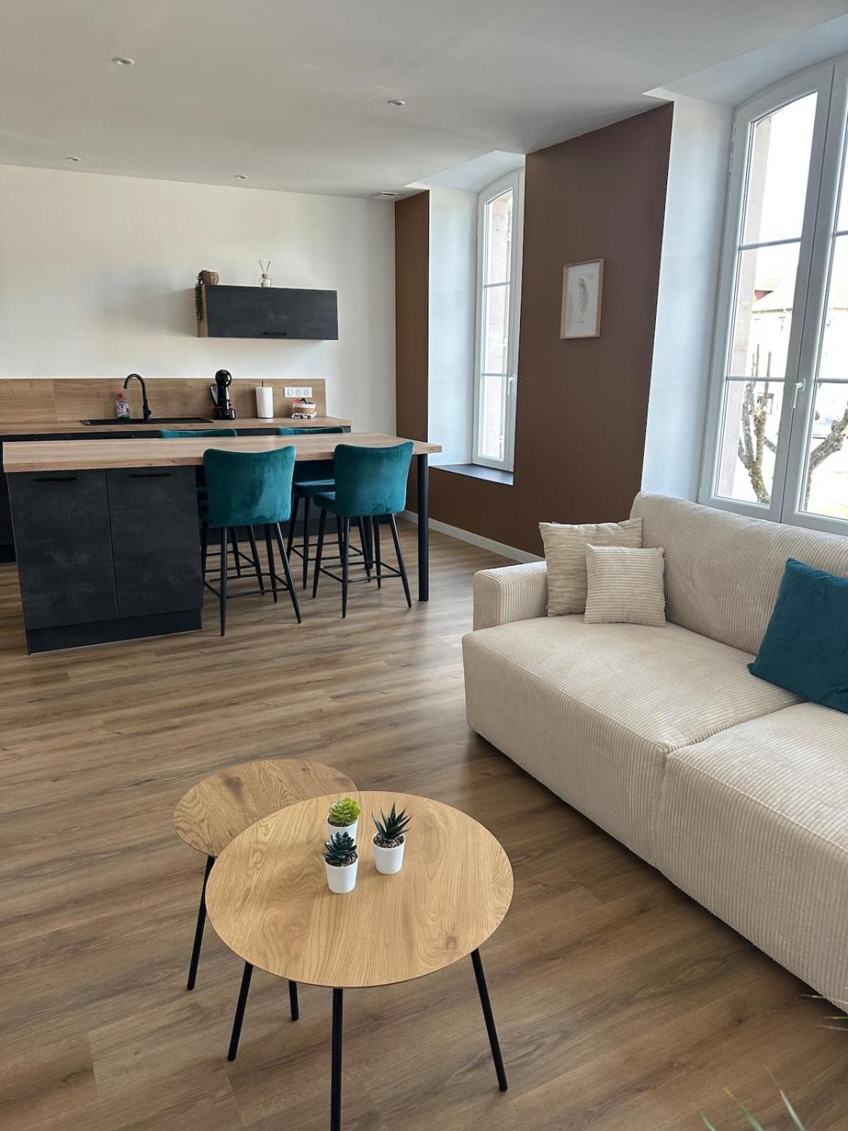 Appartement De La Gare Remiremont Bagian luar foto